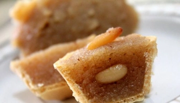 Ballı İrmik Tatlısı Tarifi ve Malzemeleri